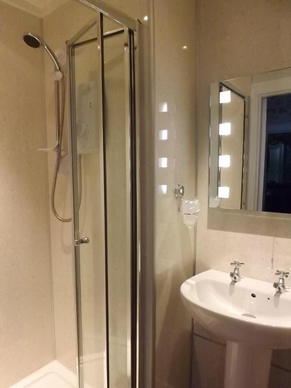 Almond Villa Guest House Perth Room photo