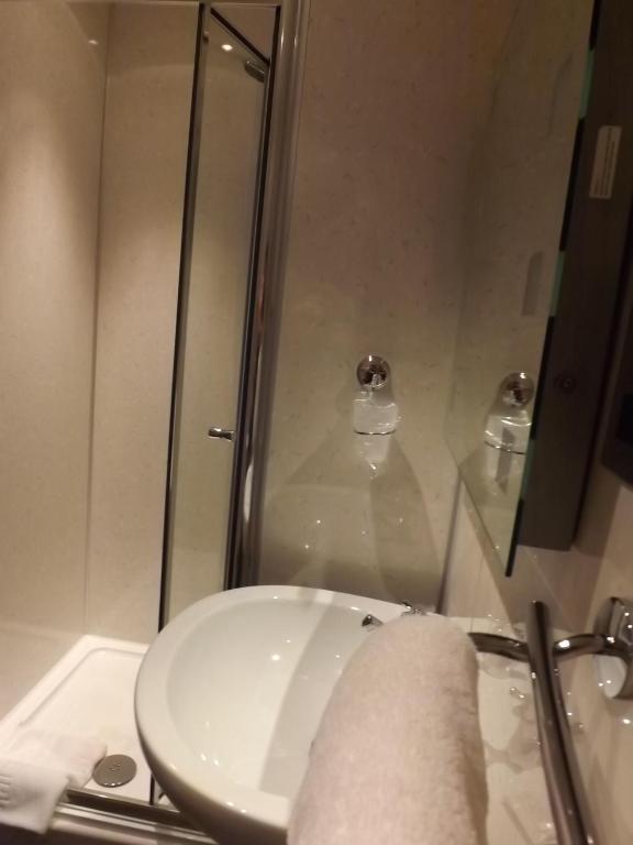 Almond Villa Guest House Perth Room photo